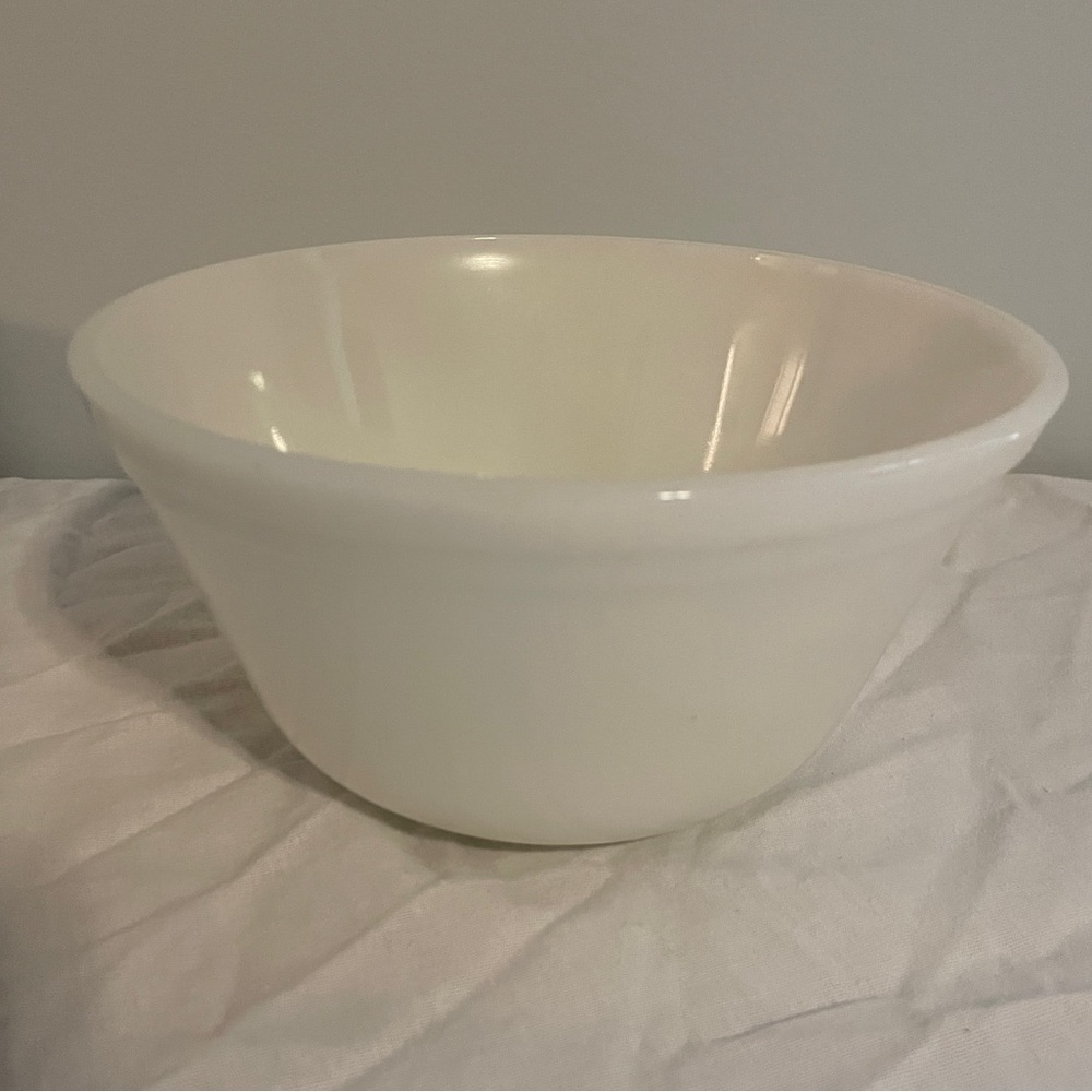 Vintage Federal Glass Company Heat Proof Made in the USA White Bowl